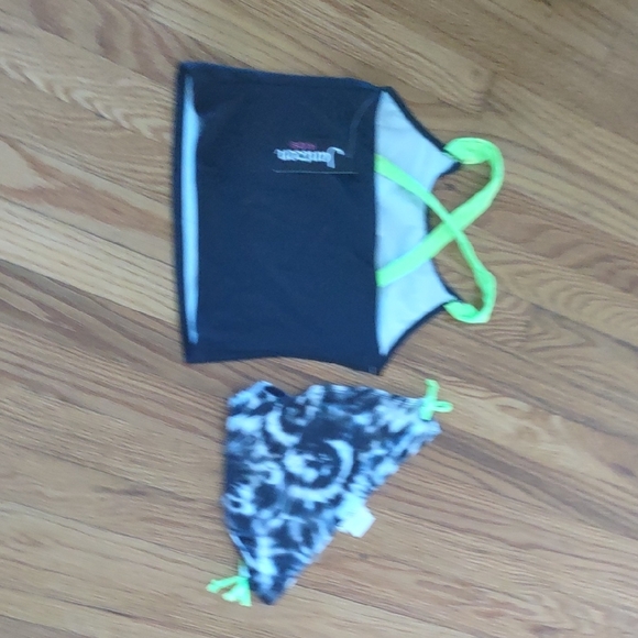 Jantzen Black Tankini with Neon Green Accents - Picture 5 of 9